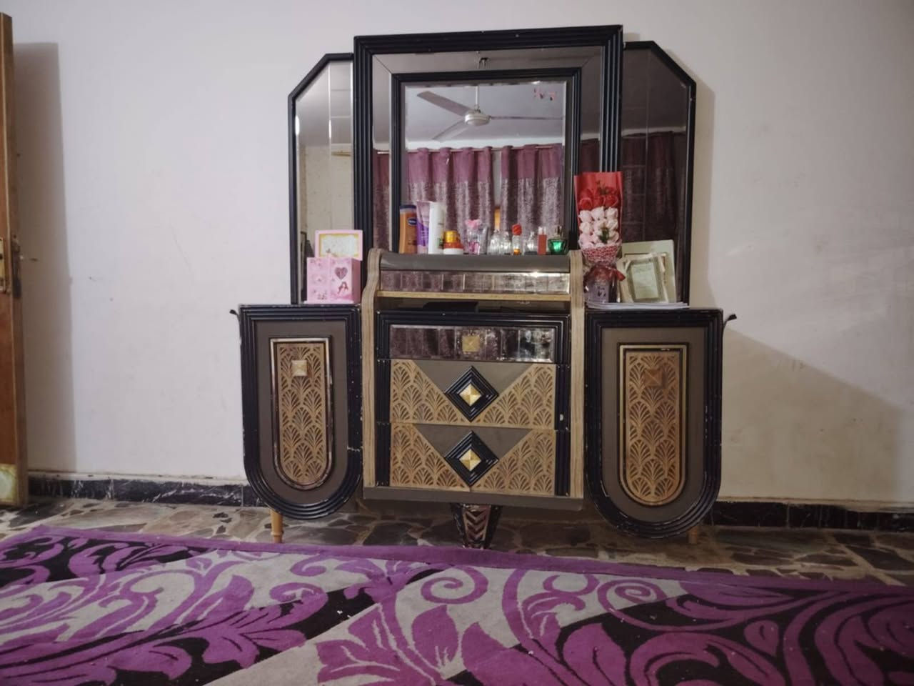 السلام عليكم 
مكلفه بالنشر...
غرفه نوم للبيع اضرارها بسيطه 
سعرها 500الف 
عنوان الرمادي الملعب 
رجاءا فقط الشراي يتفضل خاص


**إذا كنت صاحب هذا الإعلان وتريد حذفه لأي سبب، رجاءا أرسل رسالة إلى الدعم الفني**