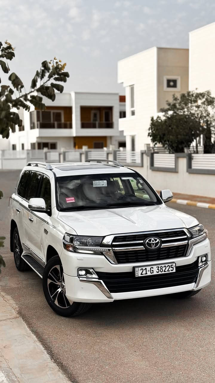 ‏GXR‏  Toyota Land crusir  2021
‏ Grand turing
گراند تورينگ
فول مواصفات
رقم سليمانية سنوية جديدة ..
ماشيه 42 الف كيلو

داخل جوزي 
3 شاشات
المواصفات  فول 1/1         
بصمة + تشغيل عن بعد
اربع بيبان بصمه
فتحة سقف
زراك امامي 
صندوق كهرباء 
كشنات كهرباء 3 دكم
محرك 6 سلندر
شاشه جبيره اندرويد 
ايرباك عدد 8
عداد ليزري لكزز
شاحن واير ليس
حساسات امامية وخلفية
مري شفط + ثلاجة
فور ويل 4*4
لايتات اوتو  
تحكم استيرن فول
لايت زنون 
كاميرا

مكفوله كفاله عاااااامه ..
بدون صبغ بدون بارد بدون شخط

السعر  595 $  وبيه مجال 
رقم / ***********
مكان ديالى /خانقين
