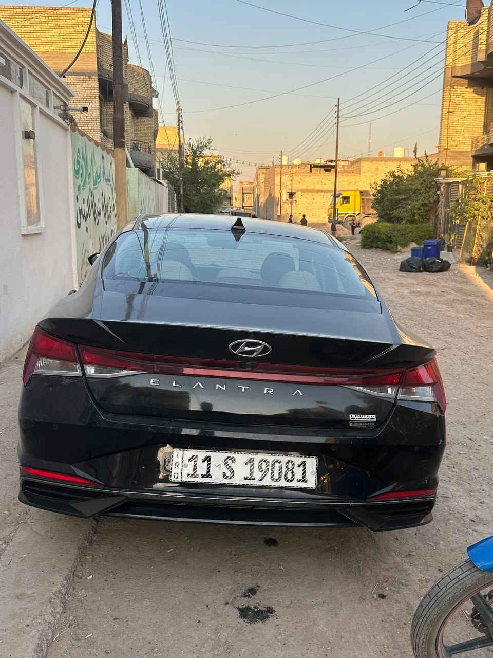 السلام عليكم...عندي النترا ٢٢.لون اسود غير محدد..وارد امريكي ماشية ٦٥ الف مبل...حتدثا مثل ماموضح بالسونار...مواصفاتها تشغيل عن بعد...رادار امامي.تحكم جهتين..ثلاثة انظمة قيادة.تبريد ثلج..رقمها بغداد ومكانها بغداد...وبعد اهواية مواصفات..رايدها ١٣٠ وبيها مجال...وهذا رقمي ..***********
