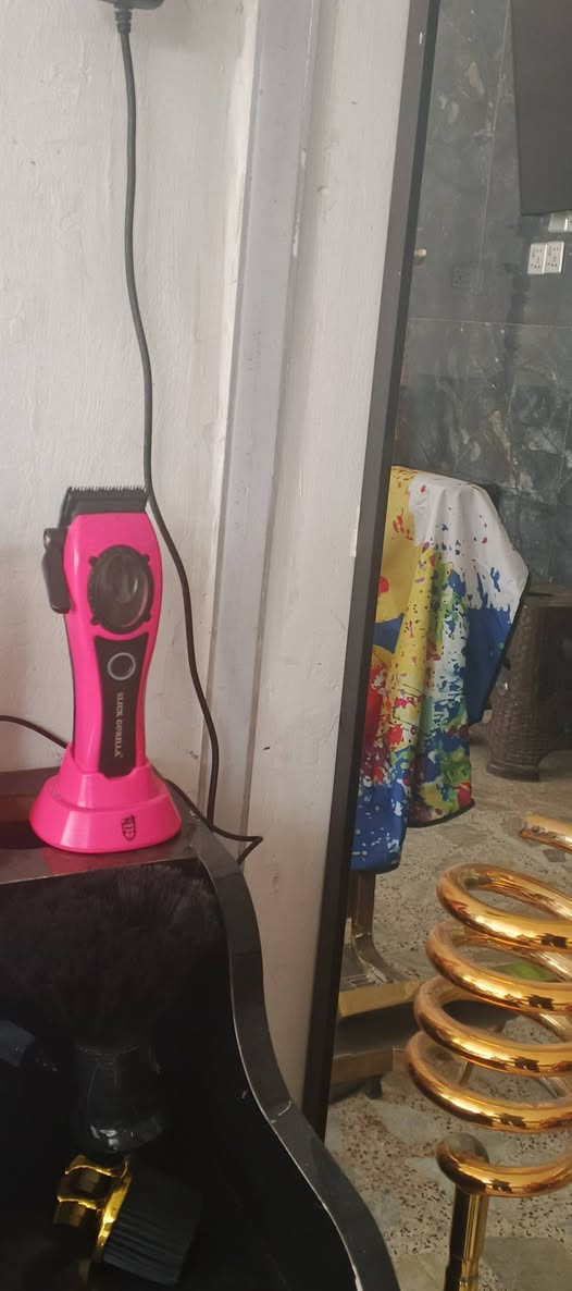 سلام عليكم مكائن لل بيع مكينه الورديه أم قرد ب40 شغاله ول كيميه بس مشط نقصهه ب 20
***********
