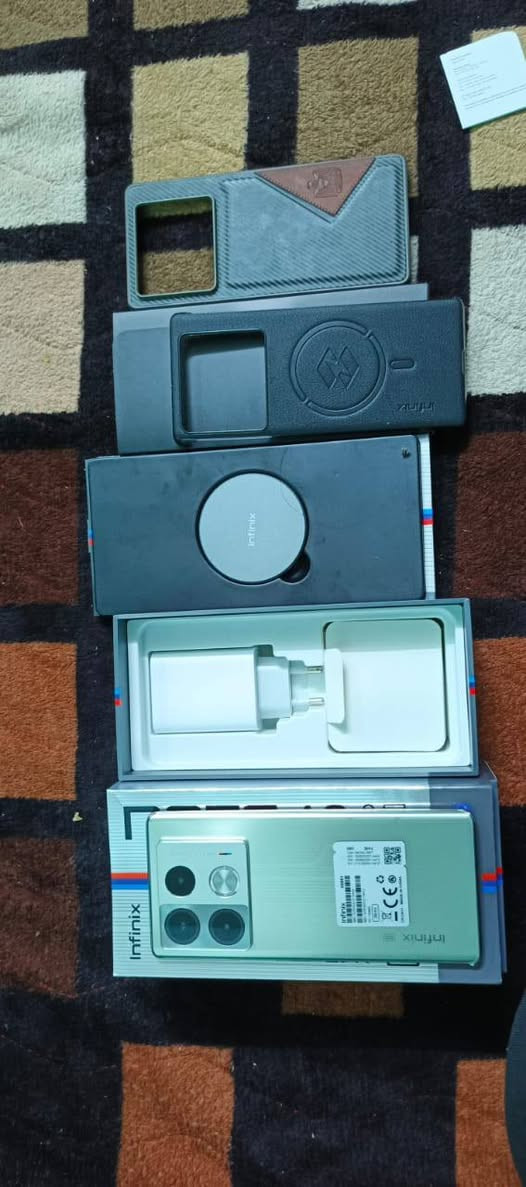 السلام عليكم جهاز انفنكس نوت 40 5 جي الجهاز فول نظافه كامل ملحقات سعر الجهاز 225 بمجال بسيط***********/***********
