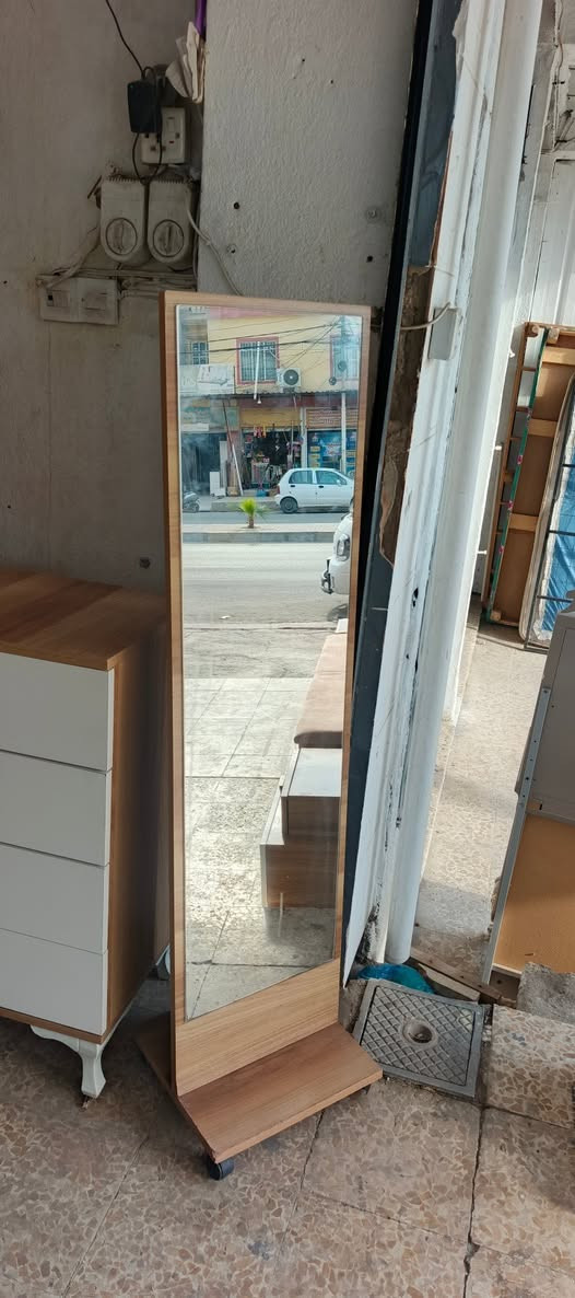 من معرض فهودي الدليمي غرفه تركي فصال سي ان سي 6 باب تتكون من 8 قطع النضافه 90%100 معا الشد والنقل مجاني العنوان موصل سايدين القادسية الثانية قرب جامع علي بن أبي طالب للستفسار موبايل اسيا *********** كورك ***********
