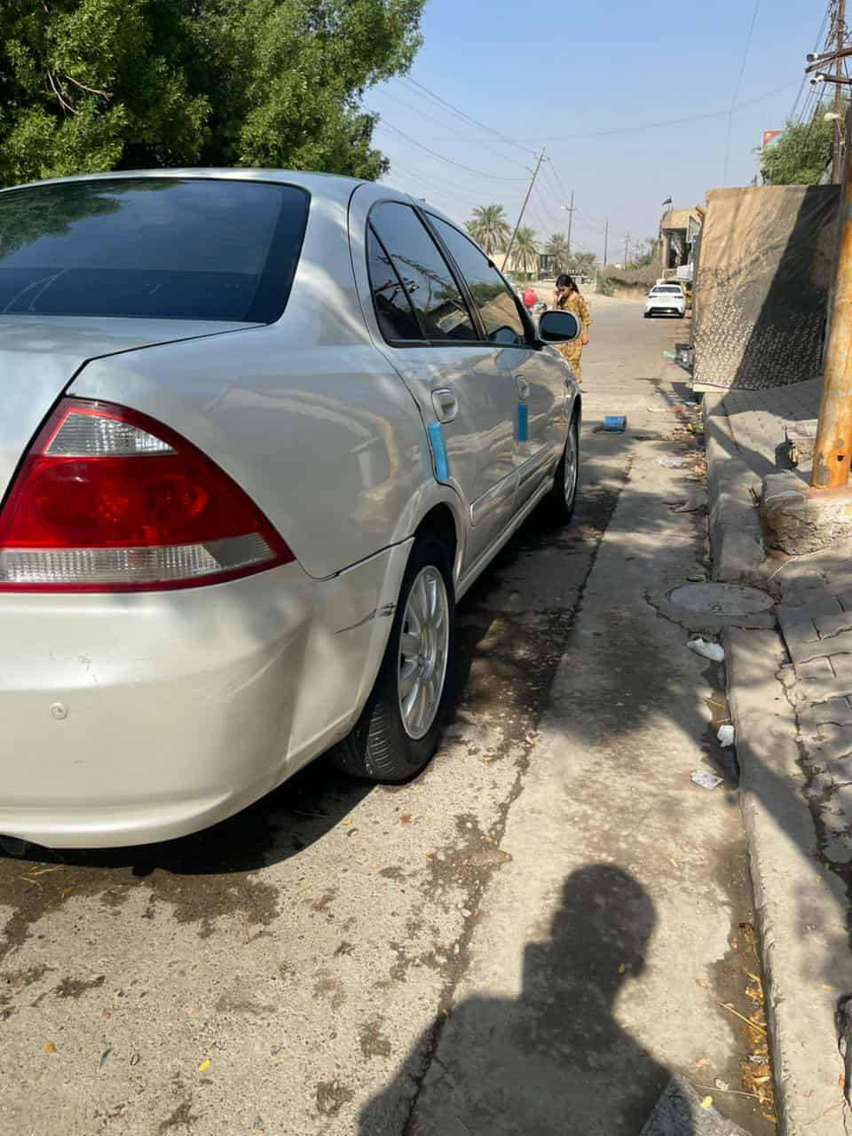 السلام عليكم للبيع او مراوس نيسان صني بدي كوري شكل سامسونك لون صدفي ٢٠٠٨ سيارة بلادية رقم بغداد بسمي سيارة بيها فقط شخط بالجاملغ والباب ومصبوغ كلير  كير محرك تاير صدر خير من الله السعر ٨٩ وبيها مجال اي استفسار *********** واتساب موجود مكاني بغداد
