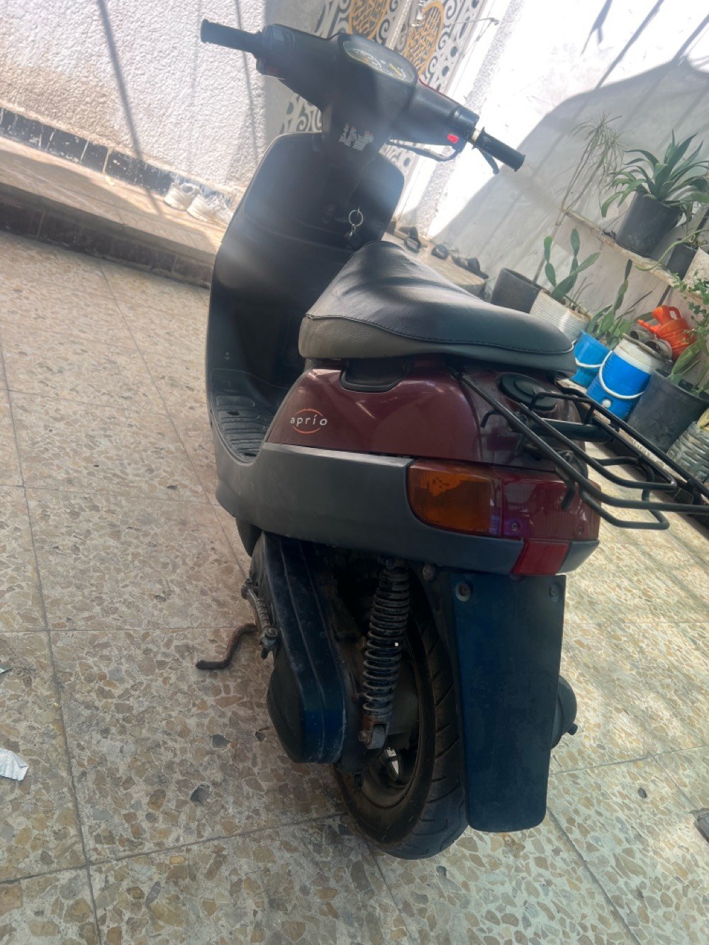 دراجة منغولي خطين مكفولة و نظيفة كلش محرك ما مفتوح دراجة حيل نظيفة سعرها 300 و بيها مجال بسيط مكاني دور الشرطة ***********