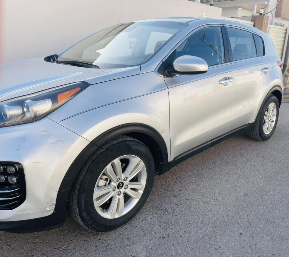 السلام عليكم 

للبيع سبورتج موديل ٢٠١٧ وارد امريكي كلين بدون حادث وبدون صبغ ولا غرق بارد قليل فقط .. 

مواصفات عاديه تحكم وكاميره  ماشيه ٧٨ الف قابل للزيادة

السياره جاهزه من كلشي 

السعر ١٥٨ وبيها مجال للطيبين

مكان السياره بابل / الحله 

***********
