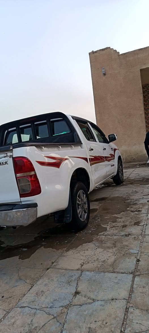 سلام عليكم ورحمة الله وبركاته سياره افلاونزه لبيع موديل ٢٠١٠ شاصي سعودي سياره نضيفه مكينه وگير مكفولات سياره جديده بمعنى الكلمه السعر ١٤٥  رقم راعيها ***********
