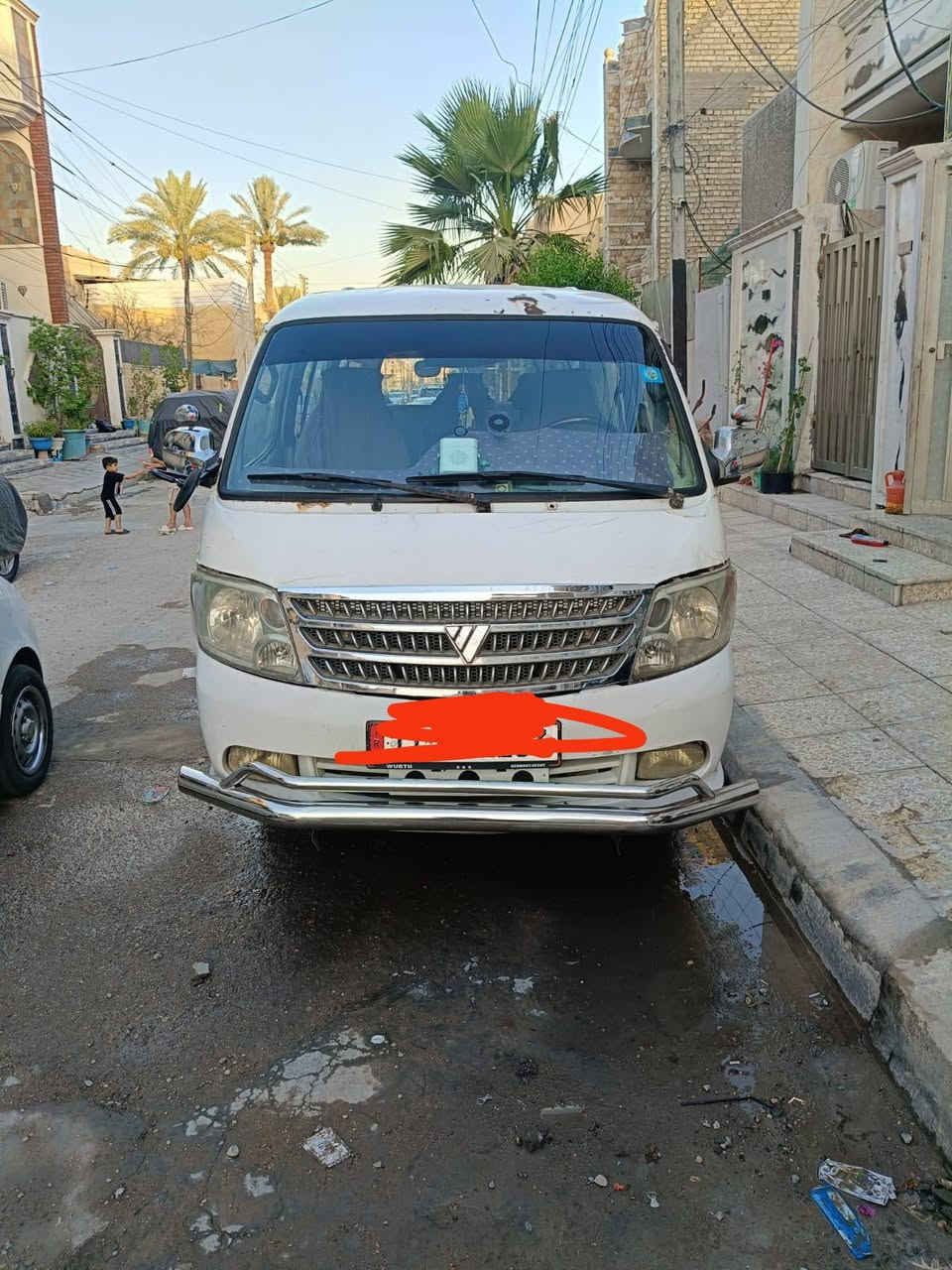 كيا فتون موديل 2009للبيع رقم بغداد باسمي مصفره من كل شيء مكان السياره بغداد حي اور ***********
