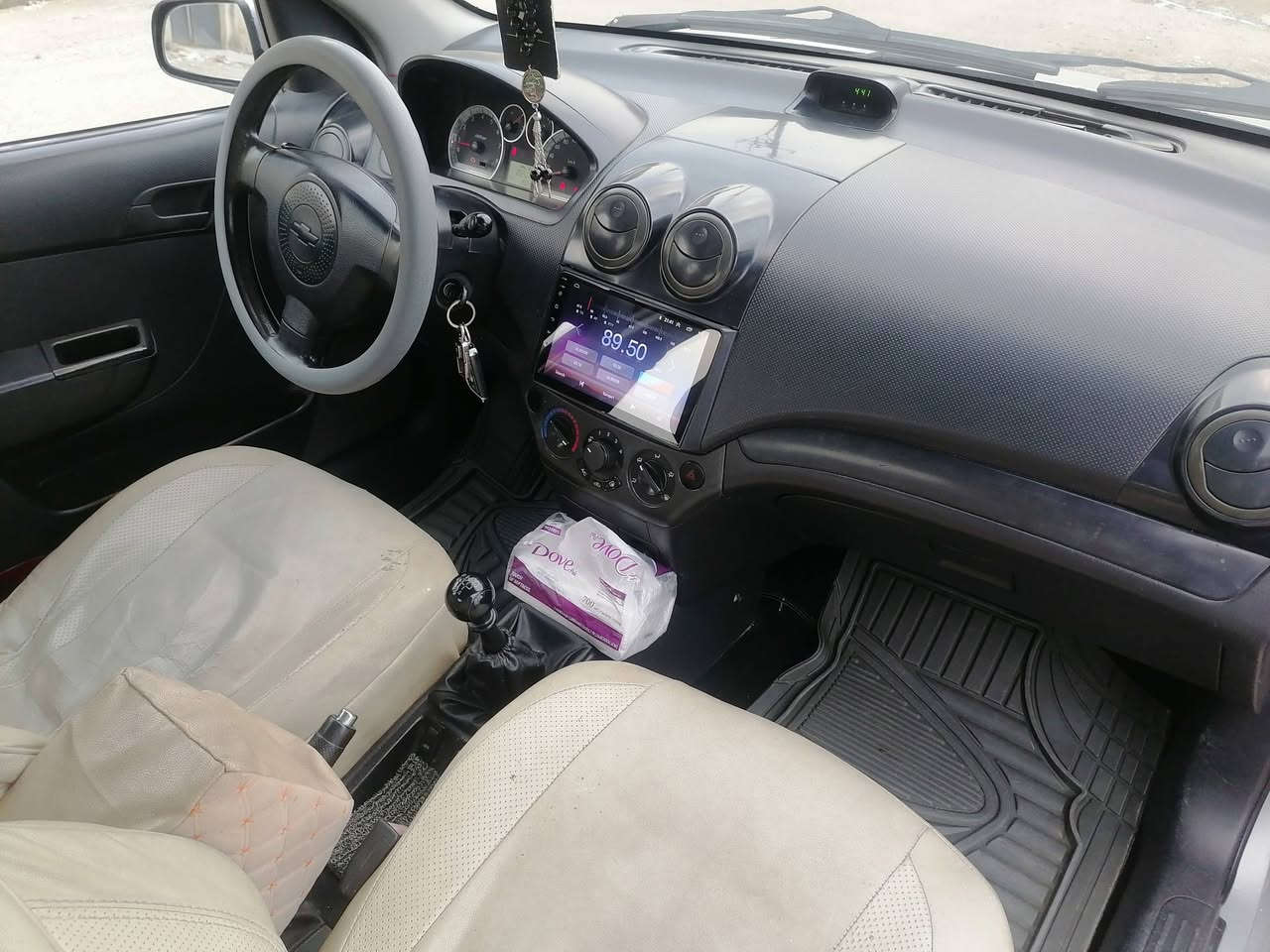 السلام عليكم عندي افيو ٢٠٠٧ رقم نينوئ خصوصي لون سلفر قطعتين صبغ سياره مال بيت سنويه ٢٠٢٧ تصقط مكان حي الوحده تحويل من شرعي رقم *********** السعر ٦٥ وبيها مجال تعال وادلل
