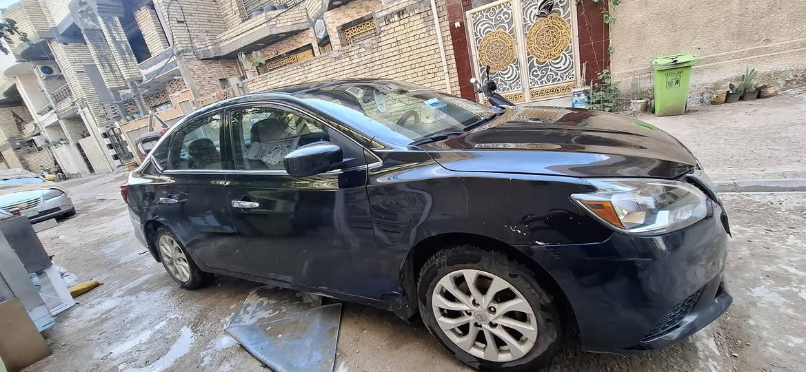 سياره هي Nissan Sentra 2017 (نيسان سنترا موديل 2017)، وغالبًا النسخة الأمريكية تكون مواصفاتها قريبة من التالي:
داخل المدينة: حوالي 29 MPG
خارج المدينة: حوالي 37 MPG
معدل: حوالي 30–32 MPG �
Edmunds +١
(اقتصادية جدًا بالبنزين 
المحرك:
4 سلندر سعة 1.8 لتر (الأساسي)
القوة:
حوالي 124 – 130 حصان �
MotorTrend +١
العزم:
حوالي 125 – 128 نيوتن/متر �
MotorTrend
ناقل
عدد الركاب: 5 أشخاص
سعة الصندوق: حوالي 15 قدم³ 
بيهة قطعتين كامرة خلفية شاشة البلوتوث
السيارة كلش نضيفة 
للتواصل والاستفسار ***********
