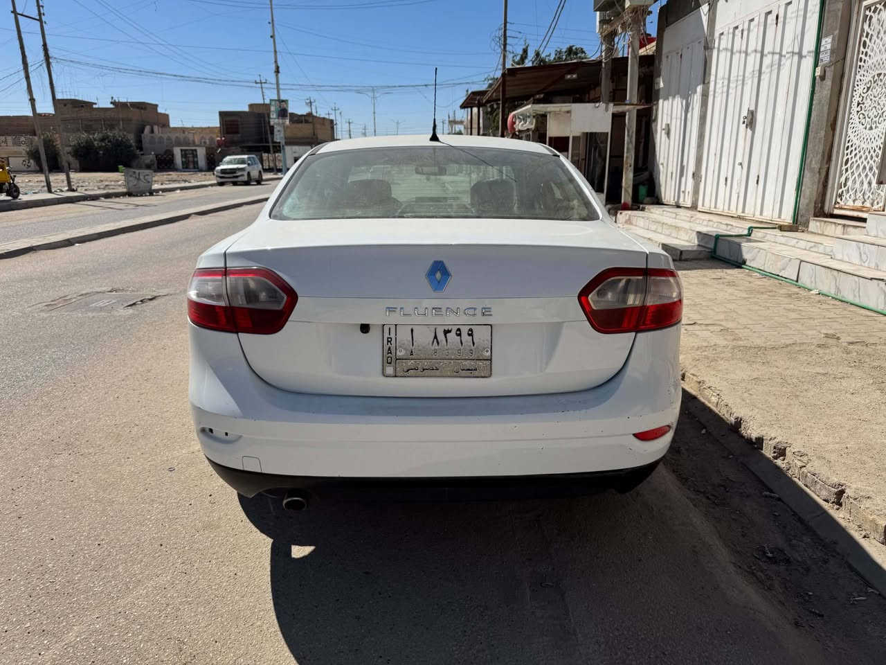 رينو فلونس ٢٠١٢
المكان بغداد
بيها باب مبدل و ضربة بالجانلغ خلفي موضحه بالصوره
السعر ٤٢
***********
