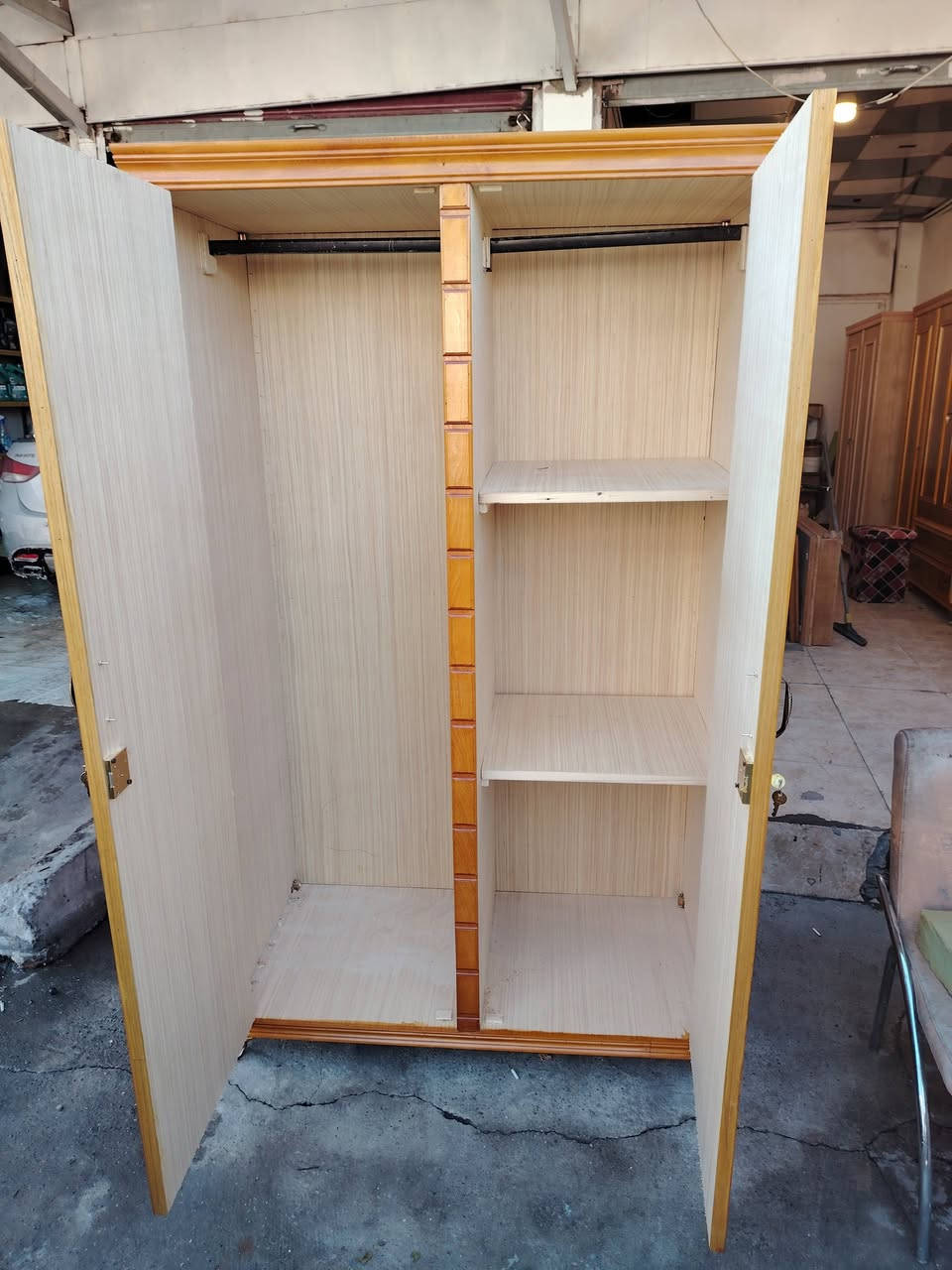 السلام عليكم✋
عرض خاص بس 175 الف قفل🔒
كنتور 2باب شغل درجه اولى توصي جديد فصال تركي شغل عراقي ثقيل جداً 5 ملم للستفسار واتساب *********** مباشر ***********💯
ومستعدون لشراء الغرف النوم المستعمله و الكناتير 🇮🇶
