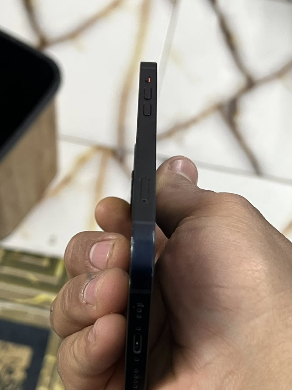 سلام عليكم 12 عادي  ذاكره 128 بطاريه ٨٤ ابلادي الجهاز مامفتوح نظافه 90% العنوان بغداد الشعب سوك شلال رقم ***********
