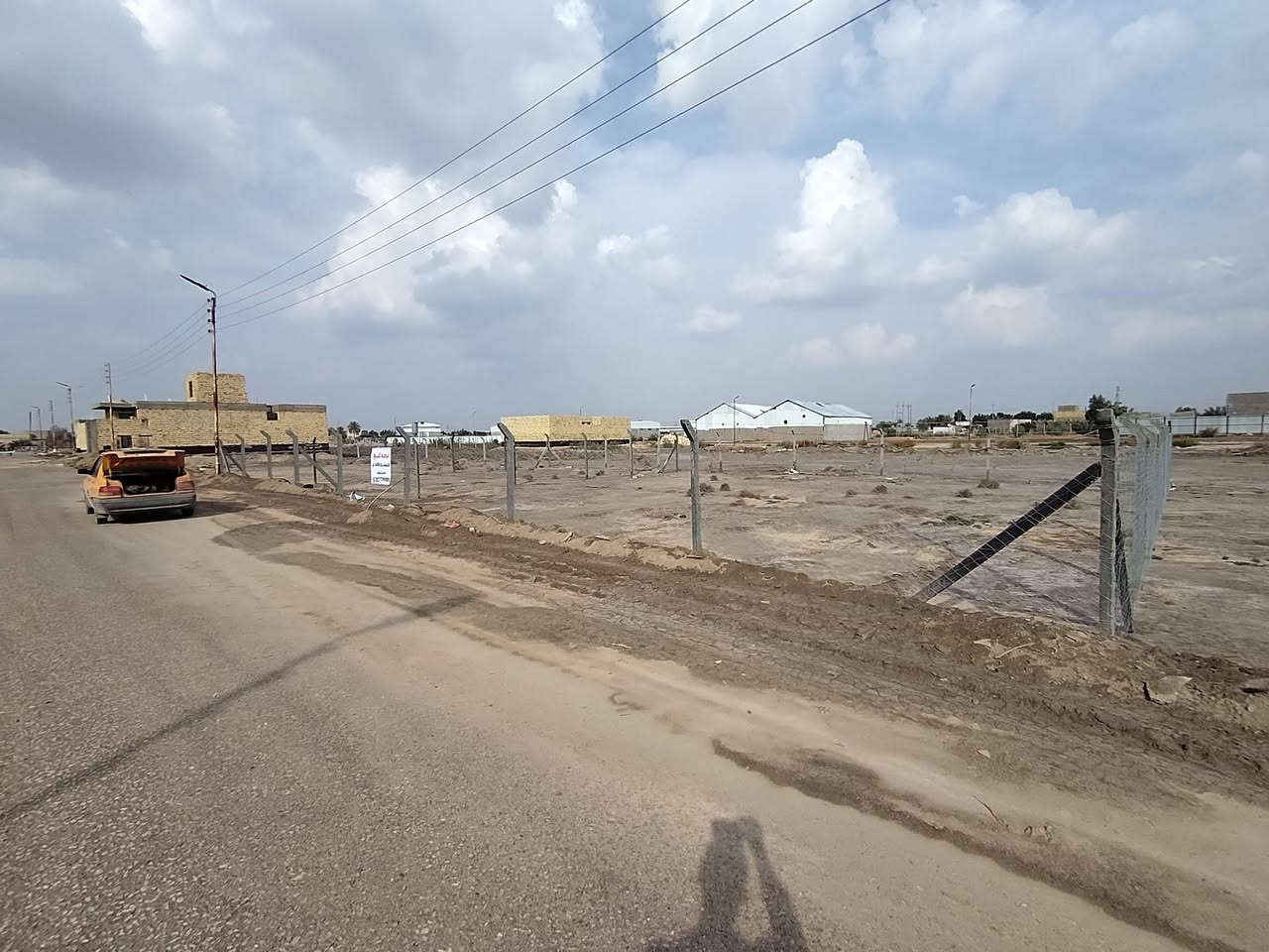 #الديوانيه قطعة ارض للبيع المساحه 400 متر 
الموقع... مجمع نزلة شعيب ثالث قطعة عن الشارع العام 
كافة الخدمات تبليط ماء كهرباء 
للاستفسار.***********
