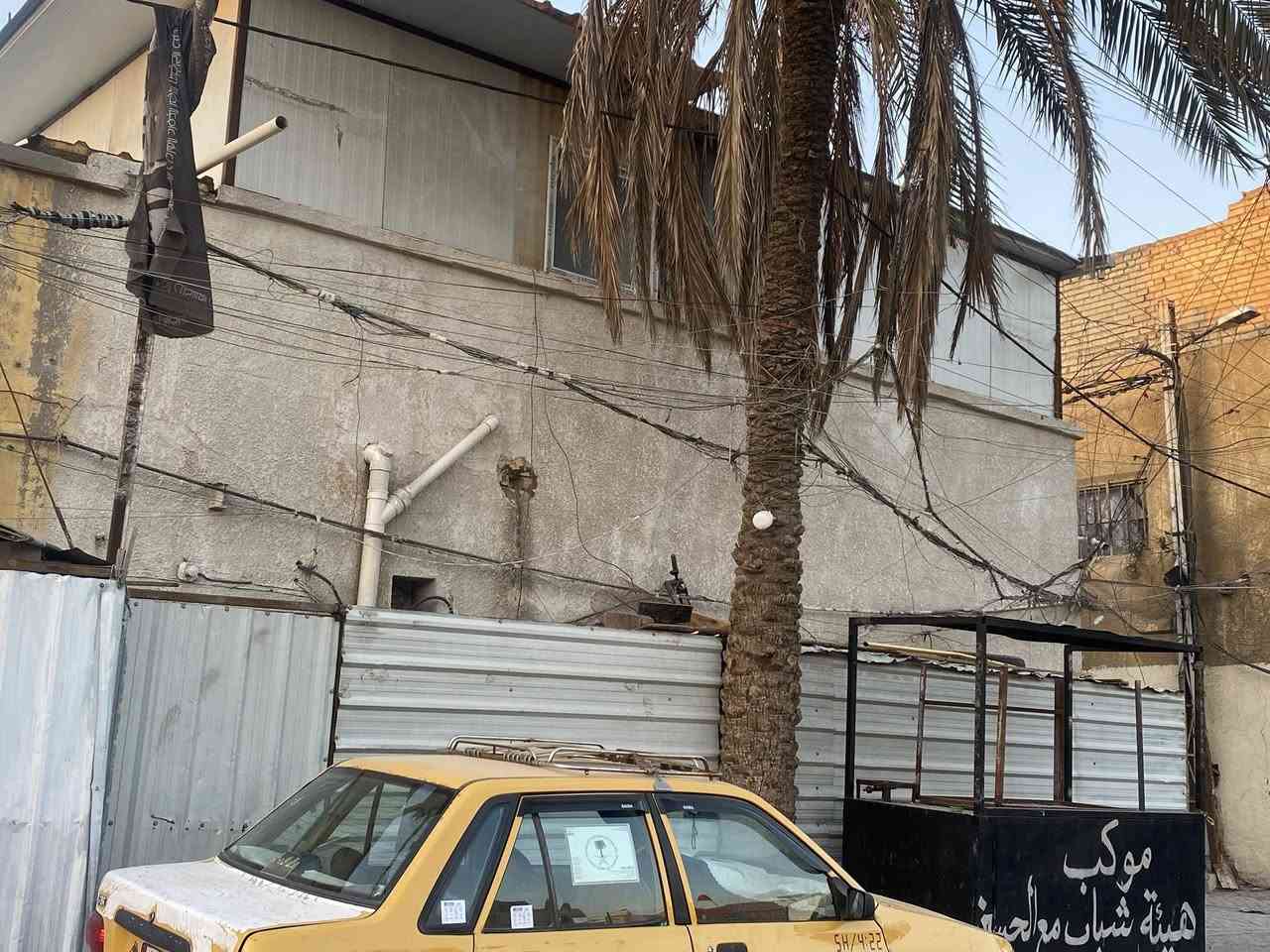 بيت للبيع مساحته 72 ركن عله ساحة ،مدينة الصدر قطاع 7 قرب ساحة مظفر ***********
