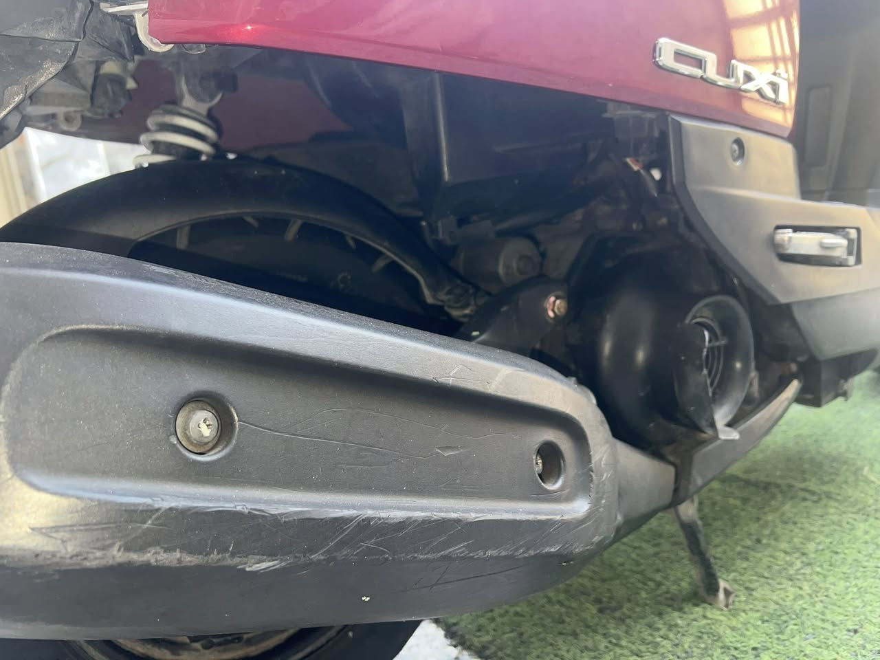 سلام عليكم بوليس مسطره خطين 2012 ماشيه 20500 مثل ما موضح بل شاشه مكينته جديده بل كارتون الدراجه حلوه ونظفيه والي ياخذه بل عافيه عليه مكاني مدينه الصدر عارضه ب950 ***********
