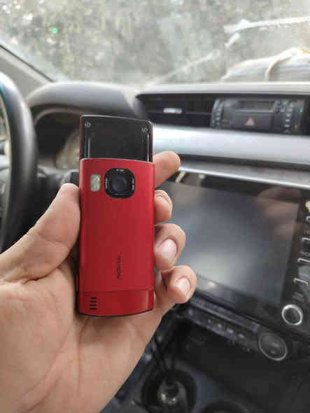 موبايل نوكيا 6700
جهاز نظافه ممتازه الشراي يتصل 
***********
***********
يوجد توصيل لجميع لمحافظات العراق
