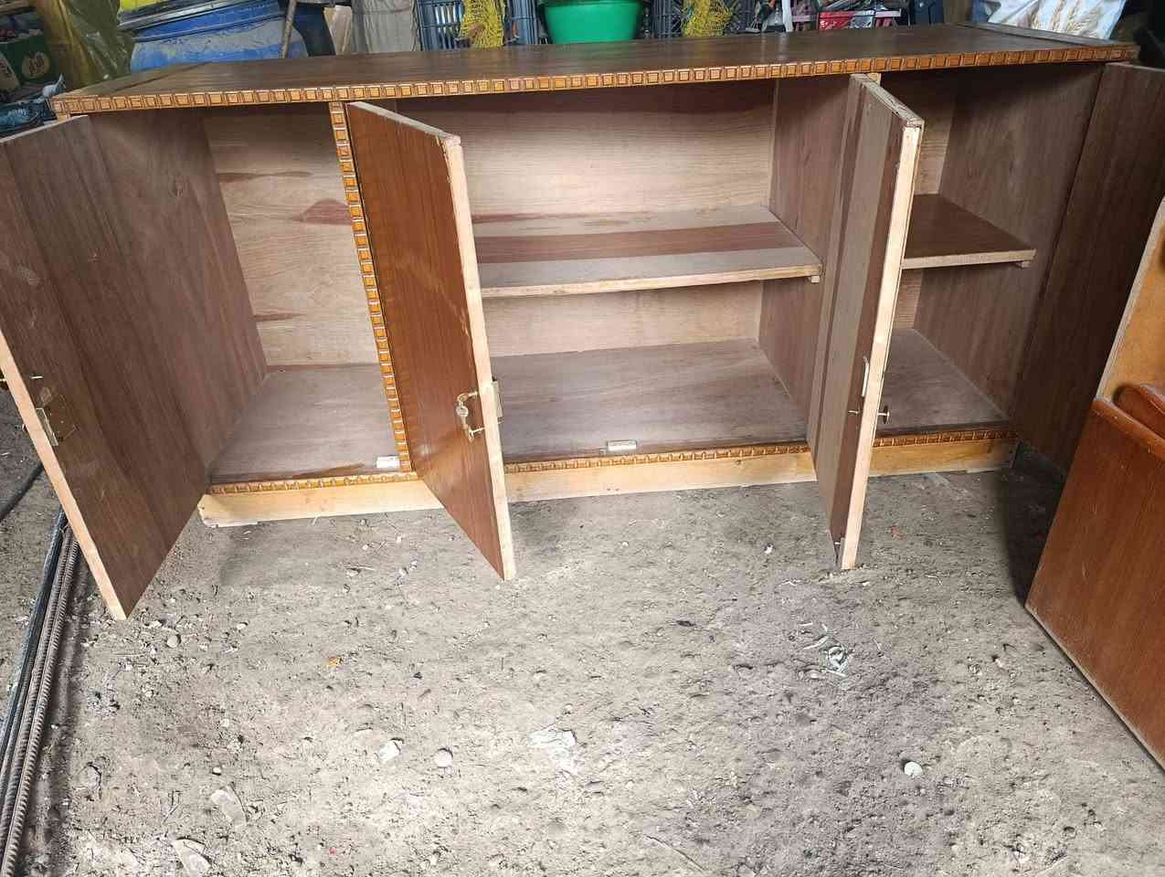 المكان ديالى بعقوبه بهرز / 🟥بوفيه صاج نظيفه طول مترتين والعرض 60 سم ((سعرهه 100 ألف)) وبيه مجال
🟧معرض صاج نظيف (( سعره 25 ألف)) 
🟦ساحبه نظيفه شغاله  (( 15 ألف)) 
🟩غساله أوتماتيك نوعيه گرافت عطلانه بس منعرف شنو سبب العطل ((سعرهه 35 ألف) ) 
🔷العنوان: بهرز، بداية الدواسر، قرب المختار نوري، للمعاملة والإستفسار راسلونا على هذي الصفحة على الخاص، أو الاتصال على هذا الرقم ***********
