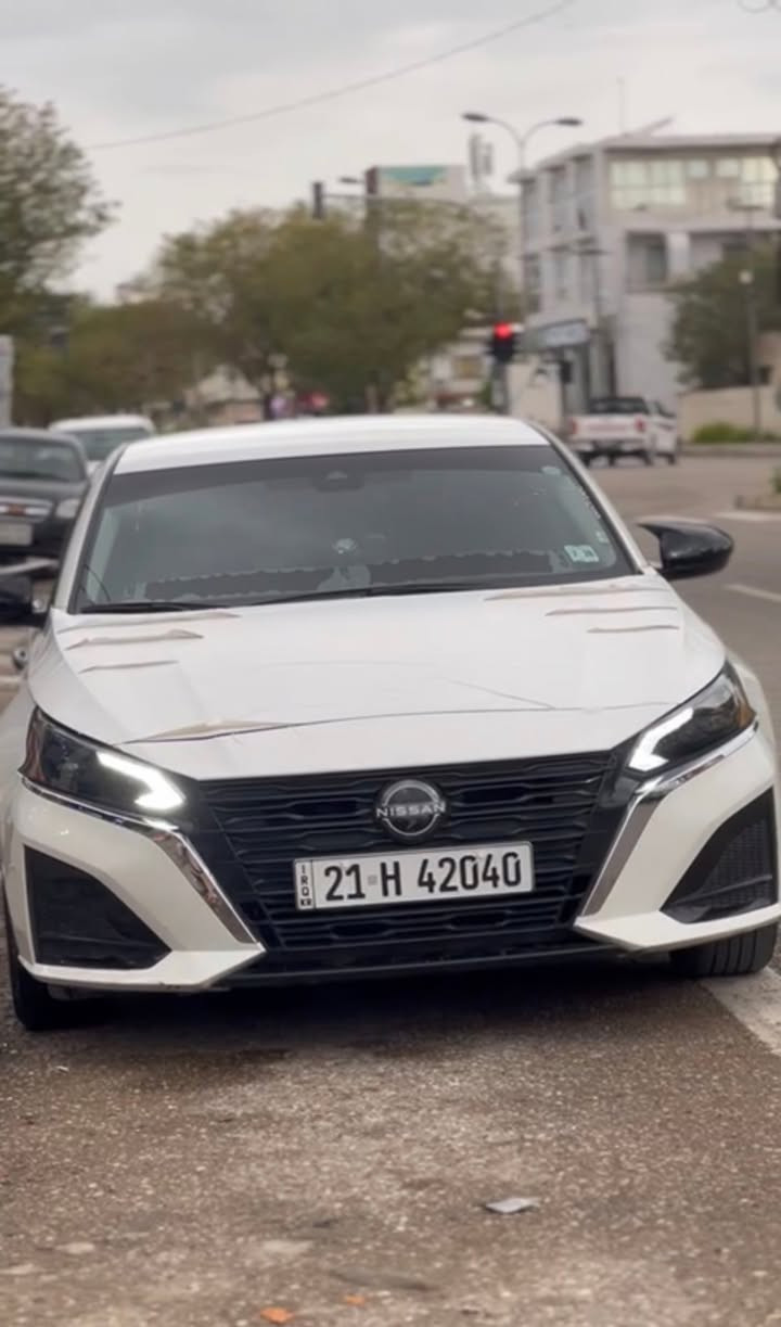 نیسان ئالتیما ٢٠٢٣ s
بێ بۆیاغە بێ ئێرباگ تەنها تۆزێک ساردی هەیە
بەصمە 
شاغال
رادار پێش و دوا
٣٦ مایل رۆشتووە
بۆ نرخ***********

