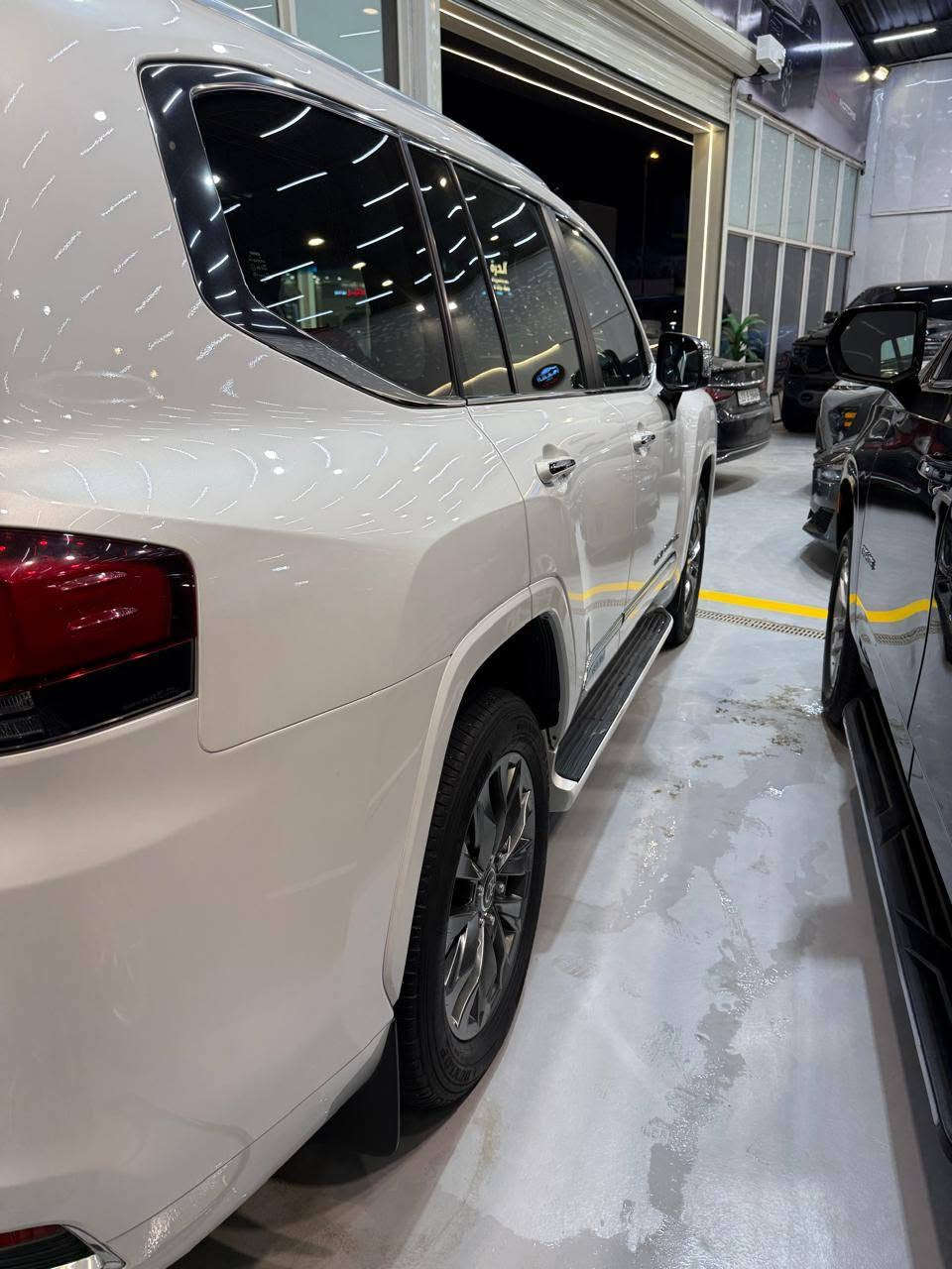 بسعر 77,000$

Toyota Land cruiser VX.R 2023
لاندكروز 2023

محرك 6 سلندر 3.5T توربو 
دفع رباعي 4wd

فوول مواصفات VX.R 
ماشية 40,000كم فقط

مكان السيارة قُرب بغداد قرب نفق الشرطة معرض الشهم
مرقم أربيل 

للإستفسار 
*********** إتصال أو واتساب
