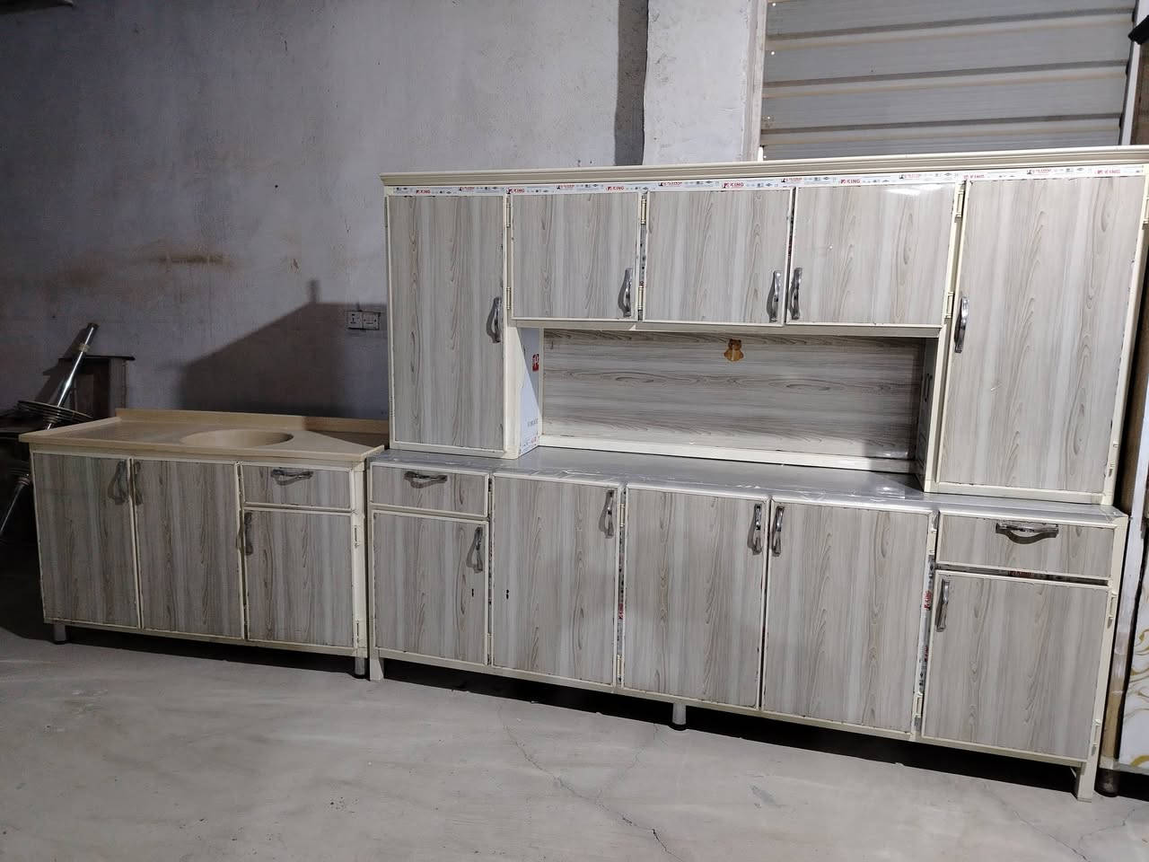 كاونتر المنيوم نضيف وسعره خاص او واتساب ***********
