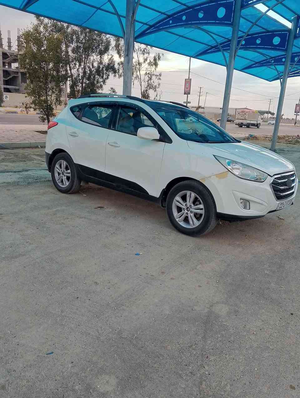 سلام عليكم توسان موديل 11خليجي مكينه 2000وكير مكفولات من الفتح حداديه تخم تاير جديد تبريد تدفئه شغاله بيها رشات صبغ ابيع حزام سواصي لغود مكفوله مكاني خان النص السعر 105وبيها مجال للشراي ***********
