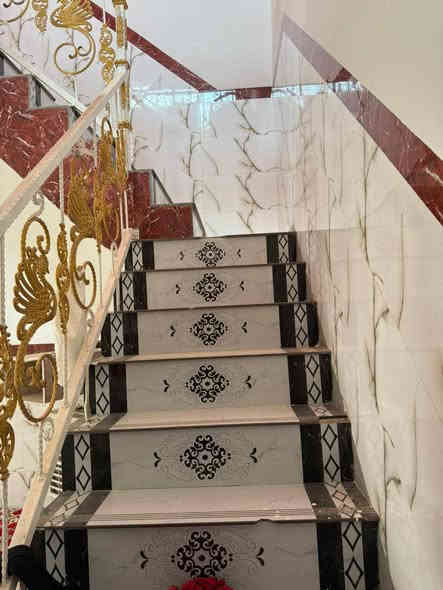 بيت للبيع المساحة 180 متر في حي السعيدي على طريق الزوار ☑️ 
طابو زراعي سند 25 ✅ 
بناء حديث يحتوي على غرفه وصاله واستقبال وغرفه طابق ثاني كامله البيت نظيف وجاهز للسكن  ✅ 
البناء بلوك بيه بوكس ✔️ 
السعر 35 وبيه مجال بسيط ✅ 
ــــــــــــــــــــــــــــــــــــــــــــــــــ
للأستفسار أكثر مراجعة 
#مكتب_محمد_الجبوري لبيع وشراء عقارات القاسم والمقاولات العامة والتصاميم الهندسية 
#المكتب_مجاز_رسمياً والمكاتبات رسميه لضمان حقوقكم ✅ 
#عنوان المكتب شارع الجديدة مقابل مدرسة الزهراء مجاور اسواق نمبر ون 
***********  📲 
***********  📲
