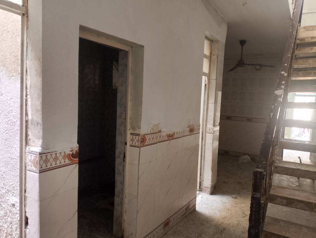 مشتمل 75 م ملك صرف على طابو الحسينية  طابق واحد للبيع المكان بغداد الحسينية الراشدية قرب الجسر بضهر الشارع التجاري  للتواصل *********** الفارس, صلاح الدين
