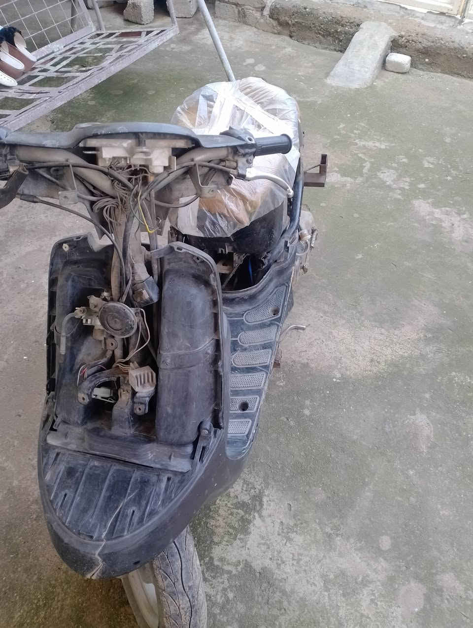 ماطور بوتين للبيع ماطور شغال ابيعك ايا فحم معمر مَـرّھٌ وحده كابريته حديده قبل سبوع شديتهاا مكاني ايسير القاهره ***********
