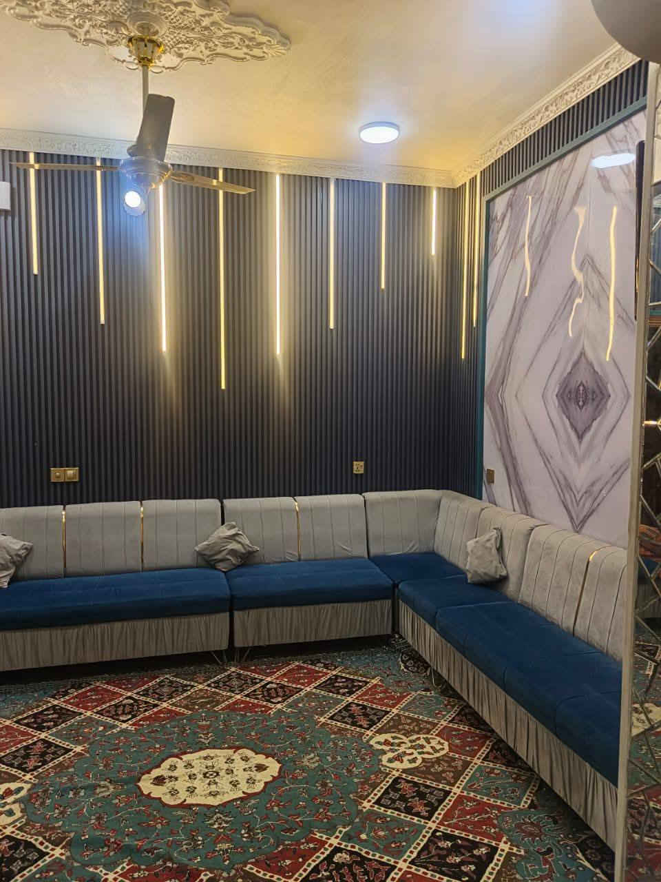 بيت للبيع مساحه١00 م طابو صرف بناء جديد طابقين طابوك صب مسلح عله حديقه يحتوي على استقبال وصاله و٤ غرف نوم ومطبخ وصحيات عنوان كربلاء حي القدس جهة السلام سعره ١٦٠ مليون بي مجال اي استفسار اتصل ***********
