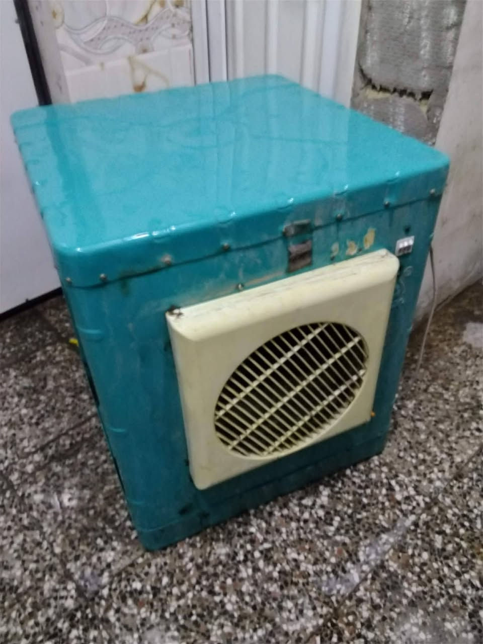 مبرده
وكوفيره للبيع نضيفات جدا استعمال قليل جدا 

سعرهن ثنينهن 150 الف

للاستفسار 
***********
