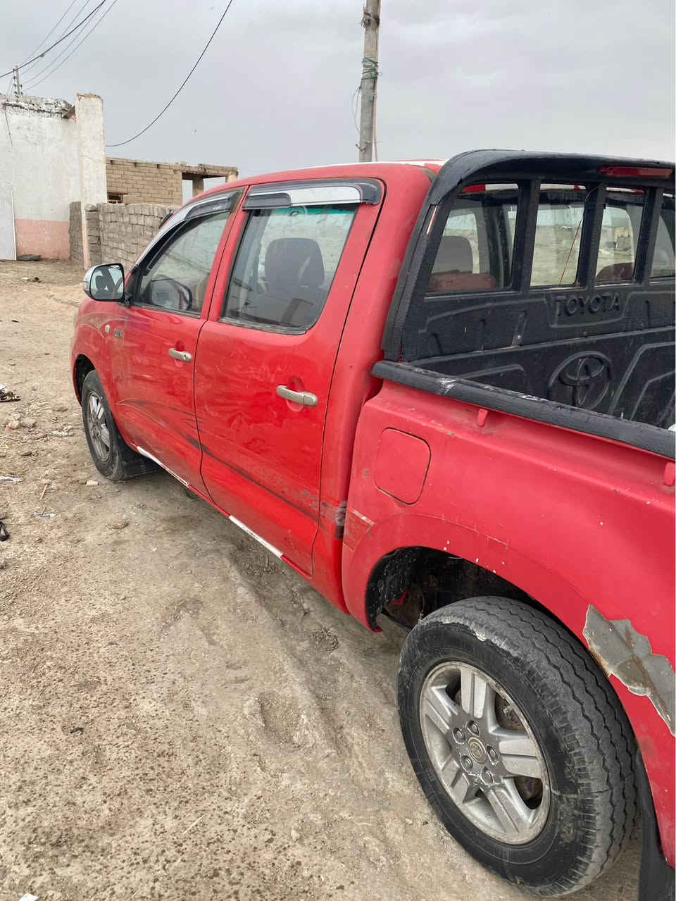 السلام عليكم بيكم 2009 شاصي19 رقم بصرة قديم مكينة توني مجفته صارلي اسبوعين الحدادية زوج تاير جديد التبريد بس فان مافاحصه الله شاهد دواخل حلوة ما عايزهه شي ابيع 105 وبيها مجال قليل  سنوية منتهيه بيها تجيه خفيفه جهة السايق فقط اي استفسار اتصل *********** القرنة, البصرة
