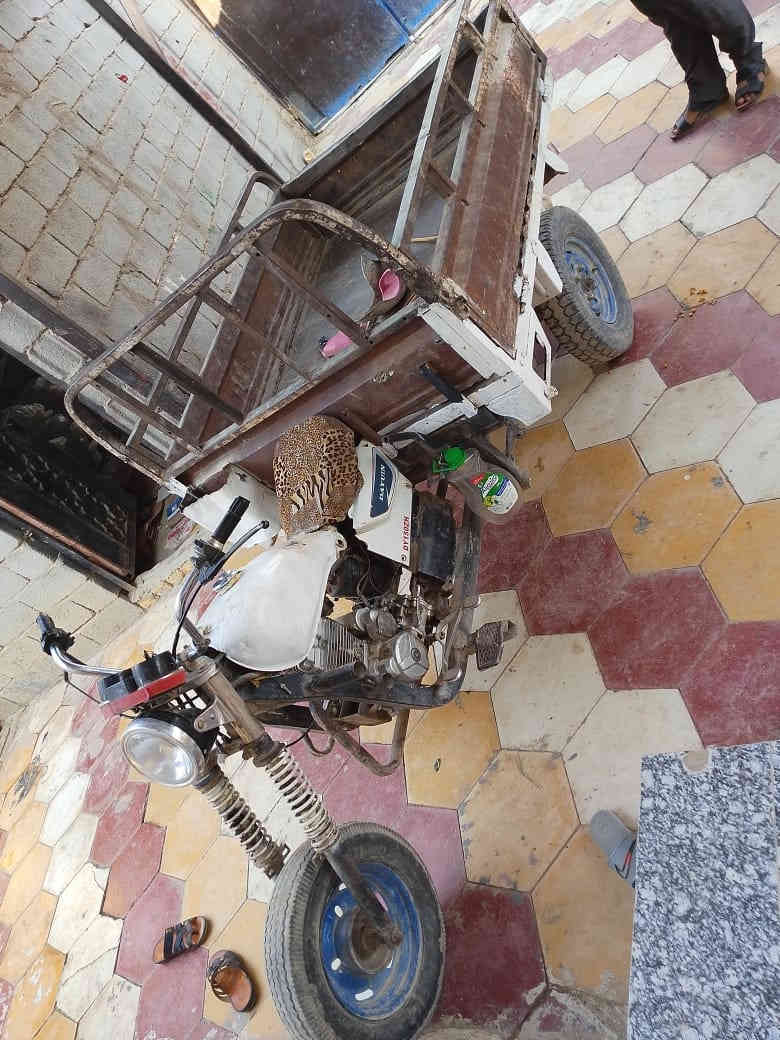 سلام عليكم ستوته للبيع ادوات موديل ١٢ مكينه جديده سعر ٧٠٠ وبيه مجال مكينه جديده مكان سوق الشيوخ ***********
