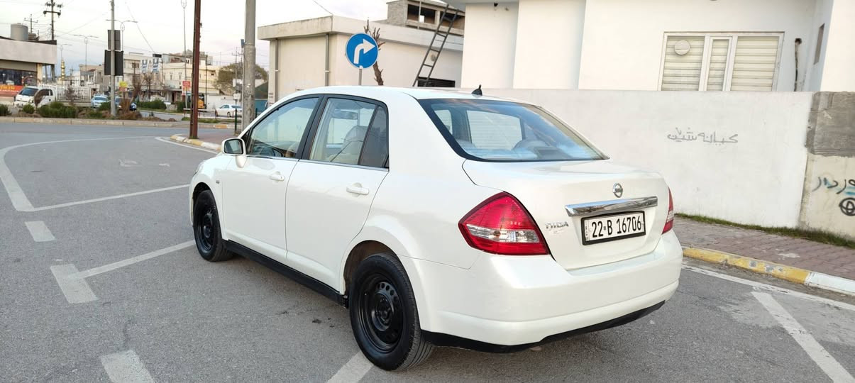 نیسان تیدا مۆدیل 2007گێڕ عادی مەکینە شانزەی بیلادی  ناوزەرد جام عادی سپی سەدەف بێ بۆیاخ بێ دەعمولیدراو پیشوودوایی کەپسە ڕەقەم هەولێر سەنەوی بەسەرچووە ڕەقەمی تازەیە سەیارەکە نمونەیە لەجوانیا زۆر تندوتۆڵە چوارتایەیی تازەیی ژیرە بەشرتی گێڕومەکینەو تەحویلوغرامە سعری 80گەڵاو مجال شوێن هەڵەبجەی تازە 
***********
*********** دار بنديهكان, السليمانية
