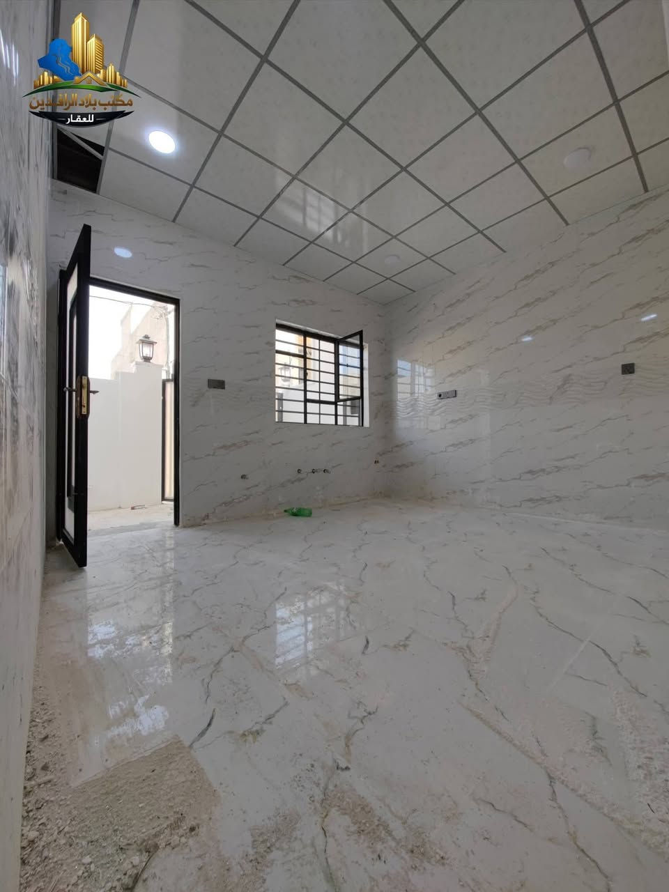 ⛔إعلان حصراا لديناا. للتميز عنوان.
 دار للبيع في الموصل حي الملايين الثانية . قرب مجمع الملك . المساحة 135م واجهه 10م  6 غرف نوم واستقبال وهول وصحيات ومطبخ . بناء حديث . للإستفسار الإتصال على الأرقام .#مكتب_بلاد_الرافدين_للعقار
البناء الجاهز مقابل الكمارك مجاور تيم مارت .
***********
***********
