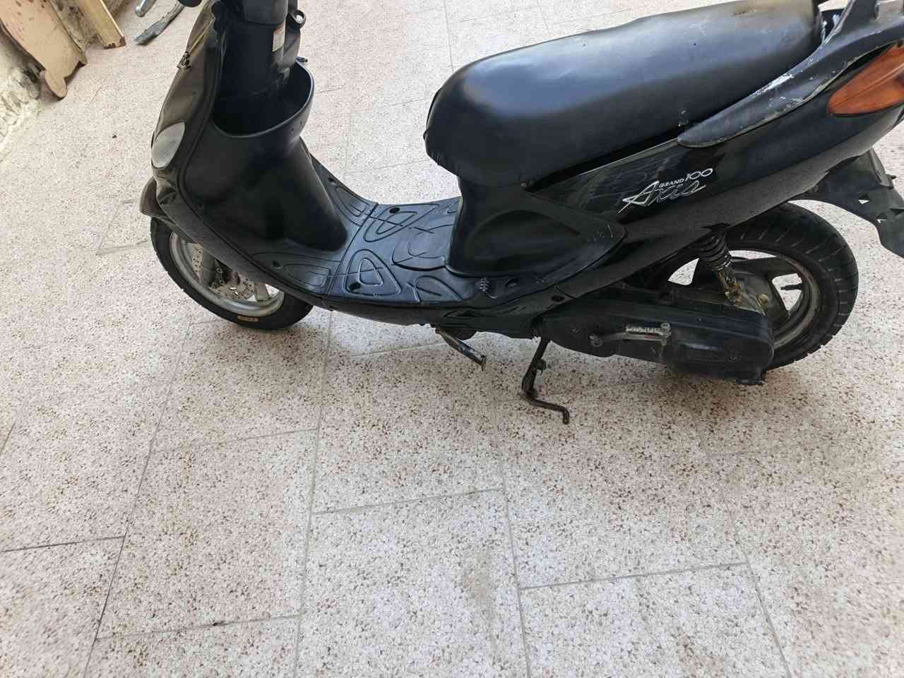 السلام عليكم دراجه اكزز ياباني  نضيفه كله شغاله من الطول لطول عزمه قوي مشيه حلو لايت اشاير شغالات السعر ٥٠٠ ناصريه مركز هاذه رقمي   ***********
