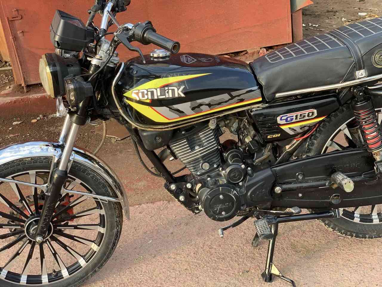 السلام عليكم دراجة سونك مديل 2024 كفالة عامة احلة من الصورة كلهة شغالة مابيهة اي نقص مكاني بغداد الاستفسار عل هاذة الرقم ***********السعر 700وبيهة مجال
