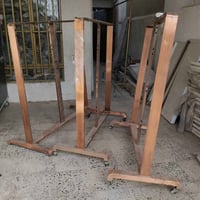 ستاندات للبيع متر ونص تقريبآ الطول بيهن جروخ وهويات كلش يتحملن وزن ثقي...