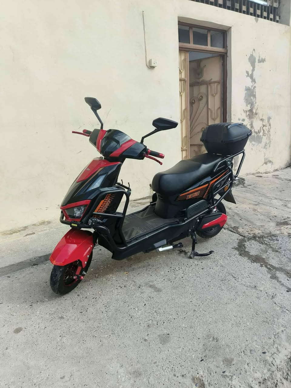 ماطور سكنس للبيع مدرع (ABR) 🏍️🏍️موديل 2025 🏍️🏍️ نضيف جلخ مابي
🔋6بطاريات مسطره 20 امبير ⚡ شرط الفحص

 قبل يوم فحصتهم نضافتهم90% نسبتهم 12v يعني اخو الجديد

 ملف 1500 نحاس حقيقي

دراجه حلوه وفخمه ونسخه مميزه 🔮

 مواصفاته فول

1-لايت عالي ناصي نهار +رماش 

2-دبلات غاز امامي خلفي

3-بلاجكتورات ليزرية☄️

4-شاشة ديجيتال تعرض اعطال 

5-سرعه 99 .   حقيقي 70/80

6-شحن يمشيك من 40 ل50 كيلو 

7-صندوق داخلي حجم كبير

8-درع 360 حول الدراجه

9-حماية سرقة انذار

10-دبل سويج وبصمه2

11-نضام P + R

12-بريكات امامي خلفي دسك دهن

مكاني موصل جانب الايمن *********** رقم بي واتساب 

سعر 675
