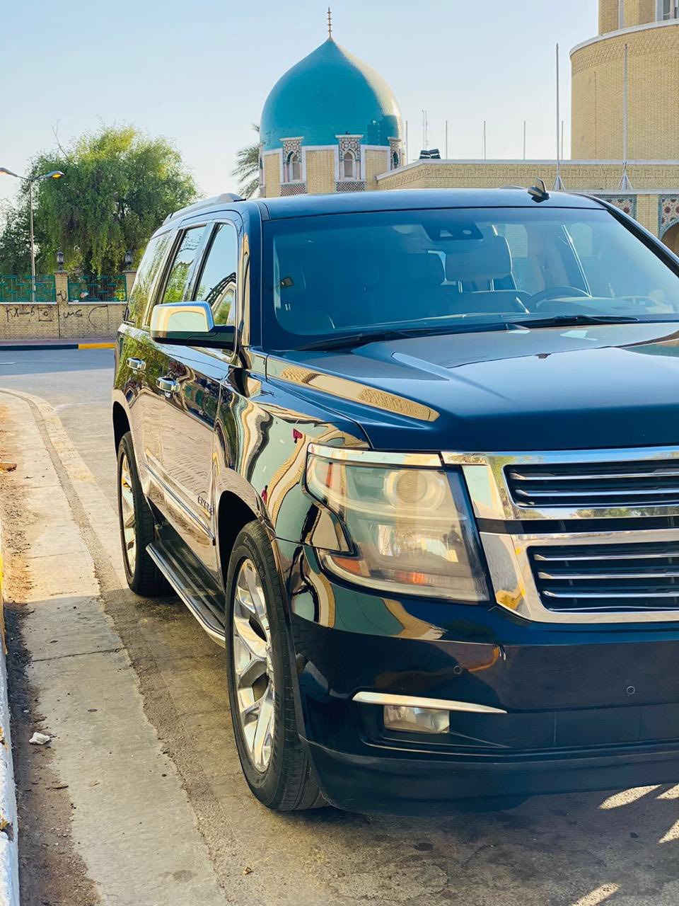 السلام عليكم
تاهو 2020                         PREMIER
السياره داخلة للعراق بدون حادث وبدون ضربه ومكفولة من الغرق
بل عراق صار بيه صبغ جاملغين والبنيد صبغ فقط بدون ايرباك وبدون شواصي 
المواصفات
سلايد
رادار امامي وحساسات امامية
رادار خلفي وحساس خلفي
رادار بل مريء
حساس بلشكن السايق 
خزن ميمور بل كشن
الشكنات كهرباء + المقاعد حار بارد تدفئة تبريد 
النقطه العمياء
شاشة DVD
الكشنات منفصل 7 راكب 
جنطة كهرباء
ويل كروم 22 مع تخم تايرات جديد
تبريد ثلاث قطع
تدفئة بل مقاعد الخلفية
الستيرن تدفئة
تحكمات ستيرن
قاصة
شفتات ستيرن
داخل جلد بيجي
اشاير بل مريء + المري شفط 
تحديد مسار 
مثبت سرعة 
السياره 4WD
داوسة البانزين والبريك كهرباء
تشغيل عن بعد 
بصمة ابواب
نظام ملاحة GPS
بريك تلقائي مانع تصادم
                                                                   8V 5.300          مكينة 
حصان 355
كير اوتماتيك تعليك 
رقم بغداد الجديد وهزه جديدة
بعد بيه هواي مواصفات ومعرفه موصفات البريم 
سعره 345$
ماشية 92mi
مكان السيارة بغداد حي القاهرة
للأتصال ***********
