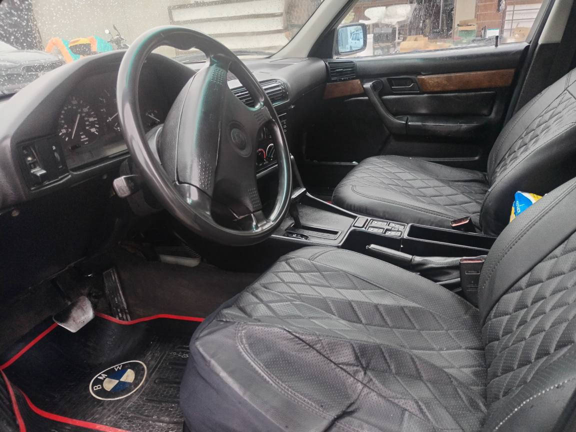 بي ام دبليو موديل ١٩٩٢سنويه لحد ٣١رقم دولي ٥٢٥كير محرك بشرط سياره جماليه مصبوغه صدر تايرات كله بشرط صوت ماصوت ماكو كاتم كهربائيات  شغال سلايت فتحه سعره ٦٢وبي مجال للطيبين ***********كركوك حي الوحدة كركوك, العراق
