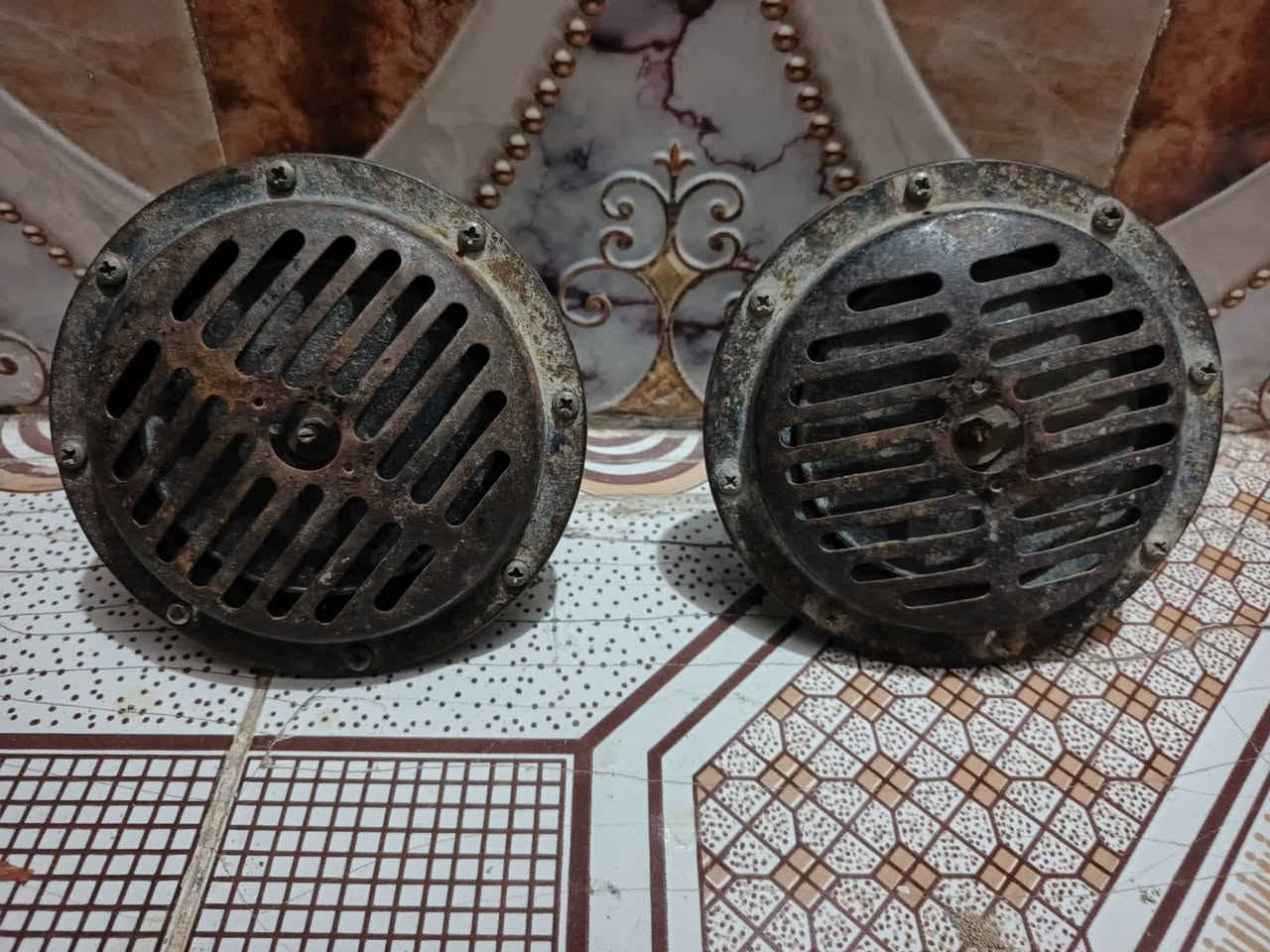 سلام عليكم هورنات بوش للبيع يابانيات 8 براغي هورنات دكه فول مكاني كربلاء الحسينيه السعر 200اوبي مجال***********
