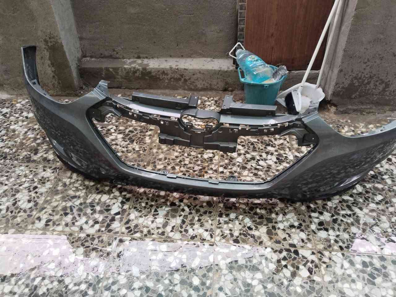 السلام عليكم عندي دعاميه توسان 2014 سعرها 75 رقم ***********
