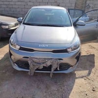 كيا ريو 23 وارد حادث باب السايق بعدهه ع وضع الشركة تبريد ثلج تدفئة مان...