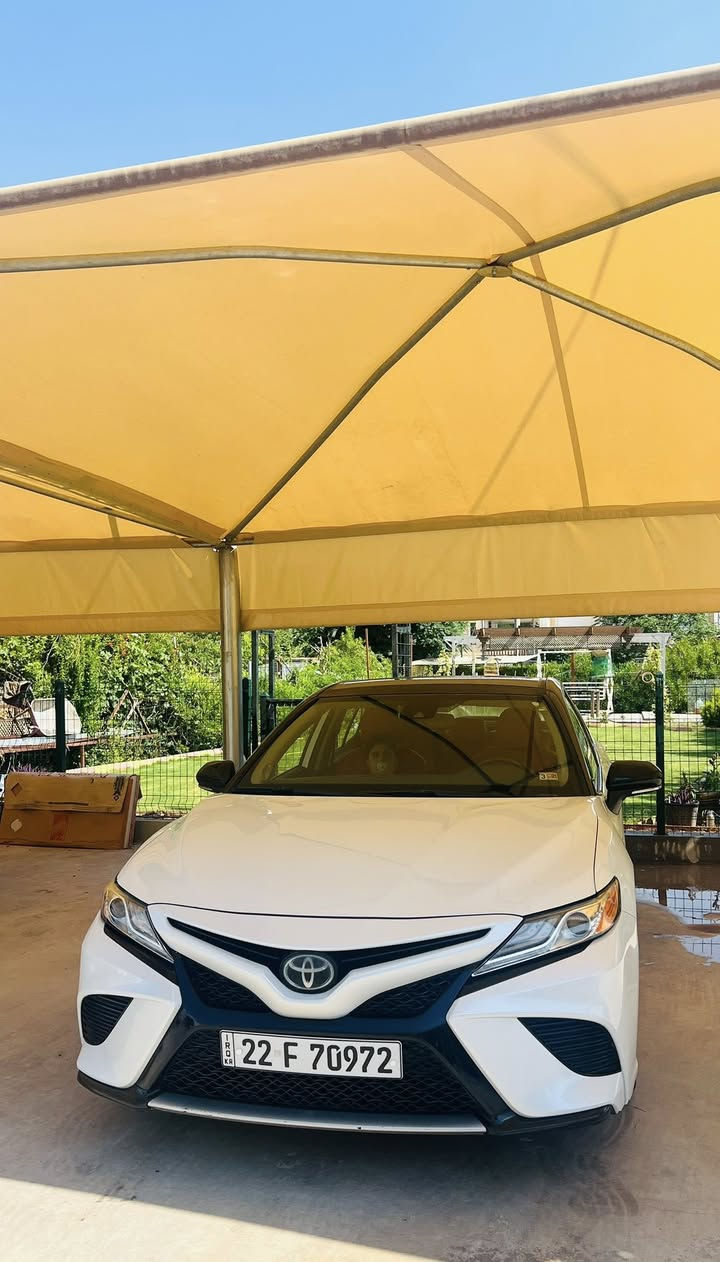 🚗 للبيع: تويوتا كامري XSE موديل 2020 (وارد أمريكي) ممتازة وجاهزة للاستخدام فوراً.
📌 المواصفات الأساسية:

 الموديل: 2020

 الفئة: XSE (أعلى فئة رياضية)

 اللون الخارجي: أبيض 

 اللون الداخلي: جلد احمر 

 المحرك: 2.500 (4اسلندر )

 الوارد: أمريكي

بنسست سيارة چاملغ ورا سبوغ شبرصندوق سبوغ

🌟 أبرز المميزات والتقنيات:

 فتحة سقف (بانوراما) تضفي لمسة فخامة.

 شاشة عرض كبيرة تدعم Apple CarPlay و Android Auto مع نظام صوتي متطور.

 رادارات أمامية وخلفية، نظام تنبيه مغادرة المسار، ونظام الرادار التفاعلي (رادار شحط).

 نظام مراقبة النقاط العمياء في المرايا الجانبية.

 عجلات (ويلات) ألمنيوم رياضية مقاس 19 إنش بلونين مميزين.

 إضاءة LED أمامية وخلفية بتصميم هجومي رائع.

 تشغيل ذكي (بصمة) مع دخول ذكي لجميع الأبواب.

 أنظمة قيادة متعددة (Eco / Normal / Sport) لتناسب كل الأجواء. رقم السيار أربيل انكليزي ب اسمي تحويل مباشر مكان السياره أربيل  الاتصال ع رقم موبايل ***********.                                                                              ره قم شانصي سيارة 4T1K61BK0LU001587
