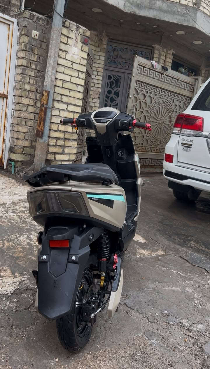 السلام عليكم دراجه سكنس شحن موديل 2024 ، 6 بطاريات للبيع نقصها بس بريك الخلفي مواصفاتها ، نضام البك ، ومثبت سرعه ، ويل ودبلات وعضمه سكليتر ويدات بريكات رياضي هيدروليك ، سرعتها الحقيقيه ع الويز 70 ، تمشيك 40 كيلو بالشحنه الوحده ، بيها نضامين تشغيل بصمه وسويج ، بيها نضام السرقه ، وبيها 3 سرع ، الدراجه خير من الله ونضيفه وما فديوم وكفتني بشارع ، السعر 600 وبيها مجال للشراي عنواني بغداد الزعفرانيه ، ***********
