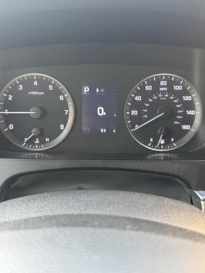 السلام عليكم
هيونداي سوناتا 2017 امريكي Sport  
فول مواصفات 
✅ فتحة سقف
✅بصمه تشغيل وابواب وصندوق 
✅كاميرة خلفية 
✅حساس خلفي
✅لد امامي
✅ دبل اكزوز
✅ شاشة بلادي + كار بلي 
✅تحكم ستيرن جهتين
✅كشنات جلد+ كهرباء الاماميه 
✅ تدفئة كشنات اماميه 
✅تبريد بيانو + ثلاث انضمه قياده
✅جنطة  ذكيه 
✅يدات نيكل+ لد ترحيب 
✅اشارات بالمري+ اناره ترحيب
✅اريل نفكيشن  
✅محرك 2400 gdi 
✅رقم سليمانية الانكليزي باسمي

السعر: 127$. 📩◼️✅🟥
☎️ 📞     ***********
 📍📌 عنوان بغداد السيدية
