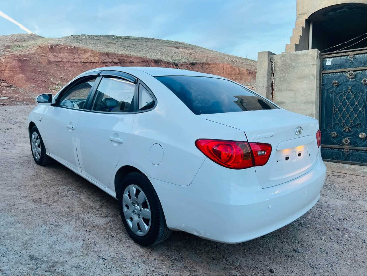 ئاڤانتی 2007ناو زەرد 
مەکینە 16دەکشن بەرز 
گێڕو مەکینە بەشەرتە 
کوشین جڵدو هیتەر 
ئاوینە کارەبای چوار تایەی نوێ 
بێدەعم سعری 50کەمێک مەجال
گەر مشتەری پەیوەندی بکە 
*********** كويسينجاك, أربيل
