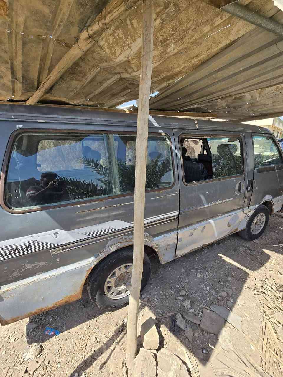 السلام عليكم من رخصه الادمن  كيا موديل 94 للبيع سياره بلاديه كفاله عامه  السياره بسمي مداور بأي وقت يعجبك الاستفسار والاتصال على الرقم ***********
