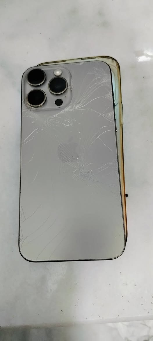 ايفون 15 برو ماكس ذ256 نموذج Mبطاريه 89 مبدل شاشه تفصيخ ب700 الزعفرانيه ***********
