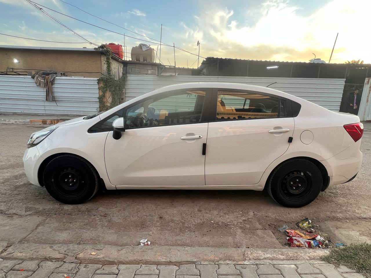 السلام عليكم
كيا ريو ٢٠١٣ خليجي
كفاله عامه من الصبغ والبارد
مكينه وكير ممفتوحه
مكينه قطرتين المرغوب
طخم تاير جديد
شاشه + كامره
اشاير بالمري
كيج حماوه 
رقم دولي الجديد
سنويه ل ٢٧
شرط التحويل
السعر ١٠٧ وبيه مجال
عنوان بغداد الكرخ
الشراي يتصل ***********/***********
